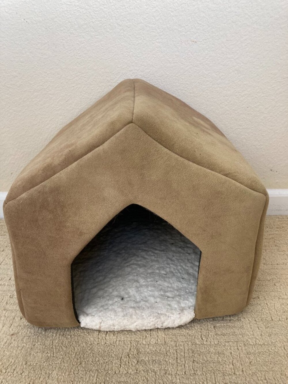 Cat bed/house